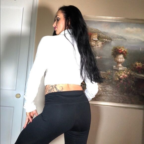 Puma crop top sporting athletic cute - Picture 2 of 6